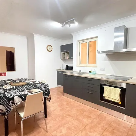 Comfy Central Apartment Sliema