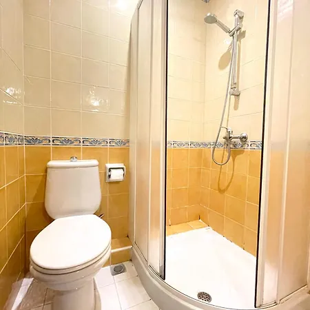 Comfy Central * Sliema
